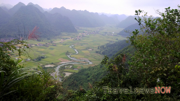 A breathtaking view from the top of the Na Lay Mountain at Bac Son