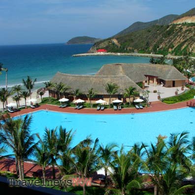 Turquoise blue sea at Nha Trang, Vietnam