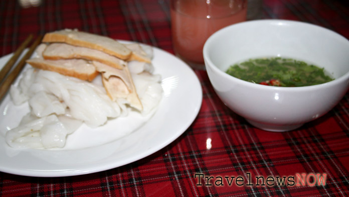 Banh cuon (fresh rice paper roll)