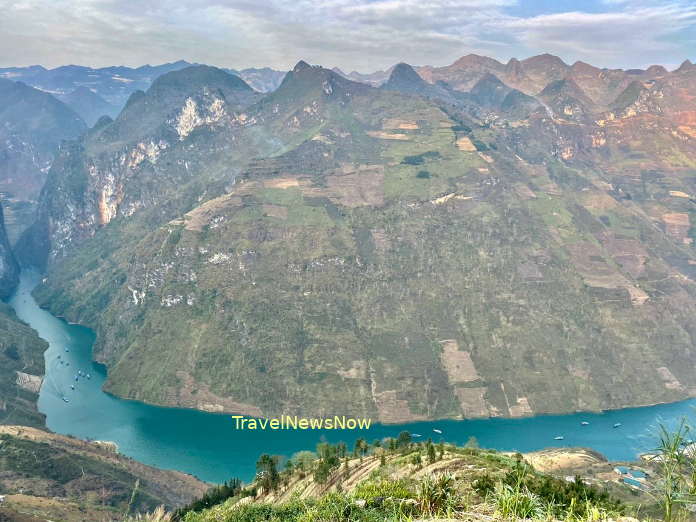 The sublime Ma Pi Leng Pass and the Nho Quy River in the Rock Plateau of Dong Van in Ha Giang Province, Vietnam