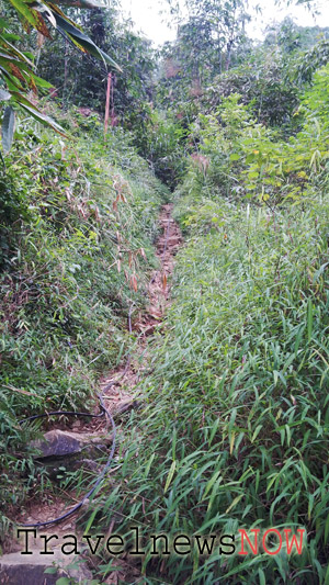 Trail to the summit of Mount Na Lay