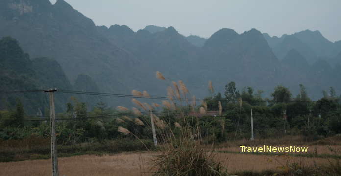 Scenic mountains at Huu Lien in the winter