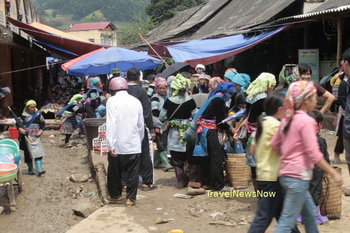 The ethnic market at Muong Hum (Bat Xat, Lao Cai) on Sunday morning