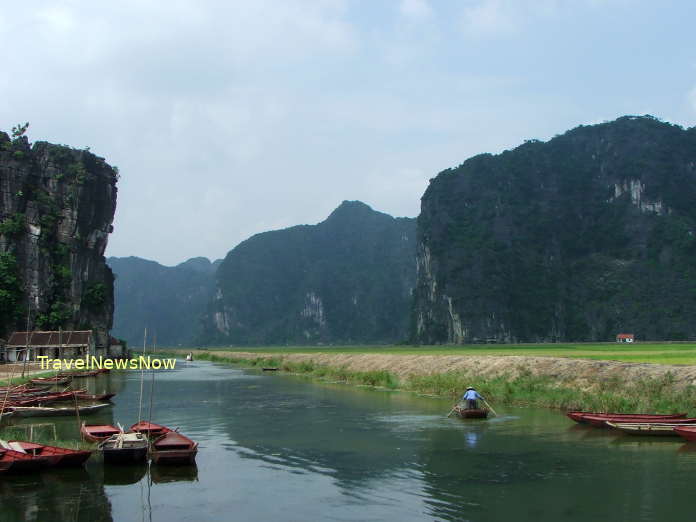 Idyllic Thung Nang with river, mountain and rice fields