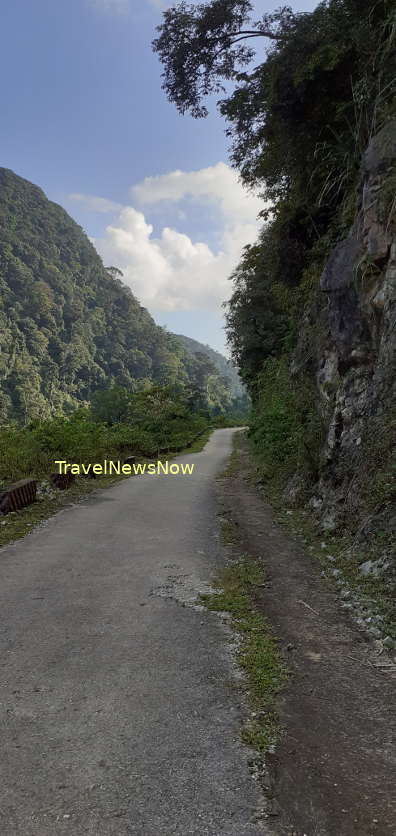 The steep gradient from Son-Ba-Muoi Villages to the valley area of Pu Luong Nature Reserve