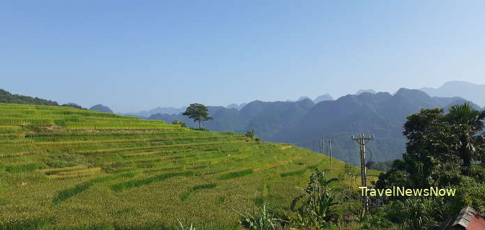 Should it be in the rice season you will have beautiful photos of rice terraces against the bluish mountain backdrop and blue skies