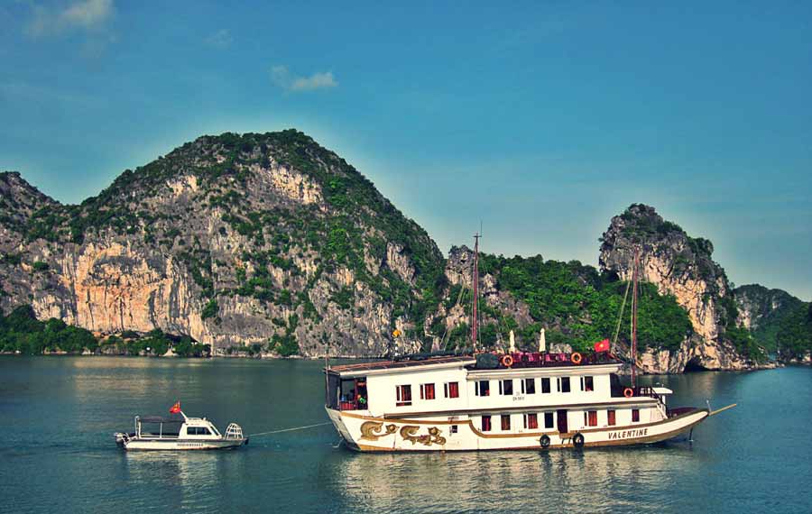 Halong Bay Valentine Cruise