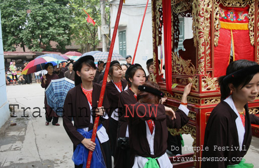 Local school girls in traditional costumes