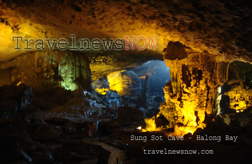 Sung Sot Cave, Halong Bay